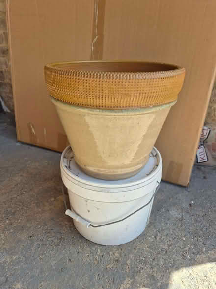 Photo of free Glazed terracotta plant pot (Chalfont Common SL9) #1