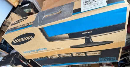 Photo of free Samsung 20” monitor (Gleneagles area, Wboro NN8) #1