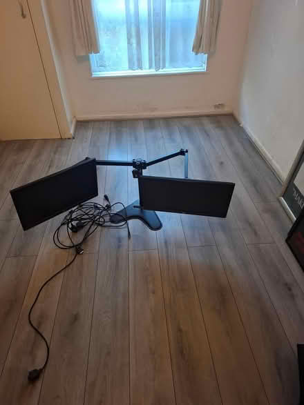 Photo of free 2 computer screens with stands (SE17) #1
