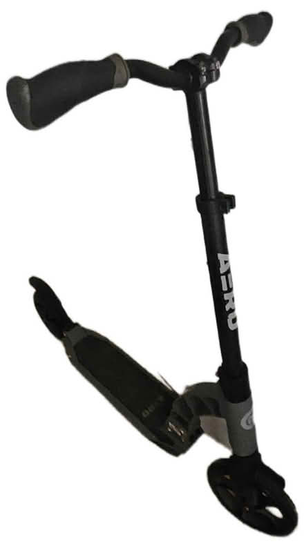 Photo of free Adult / teenager black scooter (Hoddesdon EN11) #1