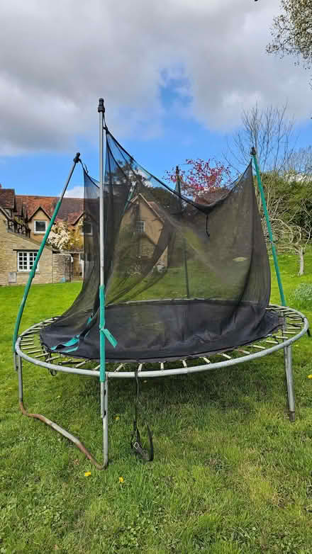 Photo of free Trampoline Skyhigh (Forest Hill OX33) #1