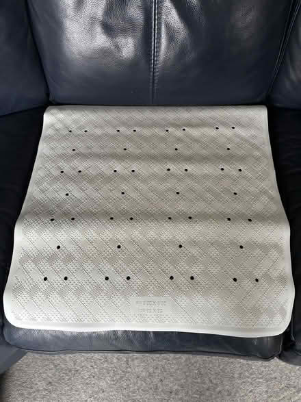 Photo of free Non-slip shower/bath mat (East Malling ME19) #1