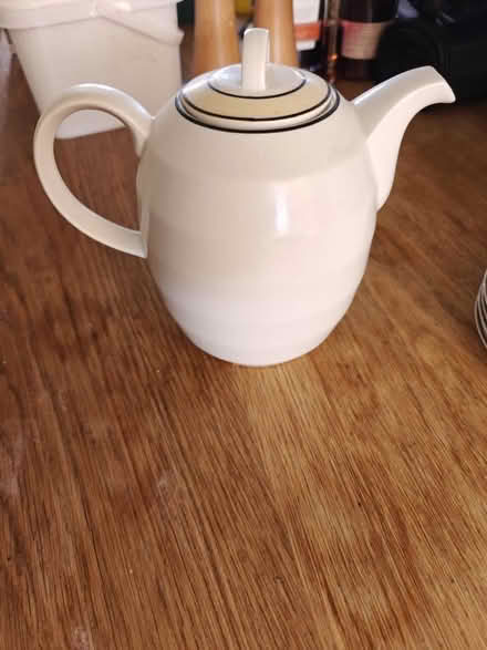 Photo of free Porcelain coffee or teapot (Brighton BN1) #1