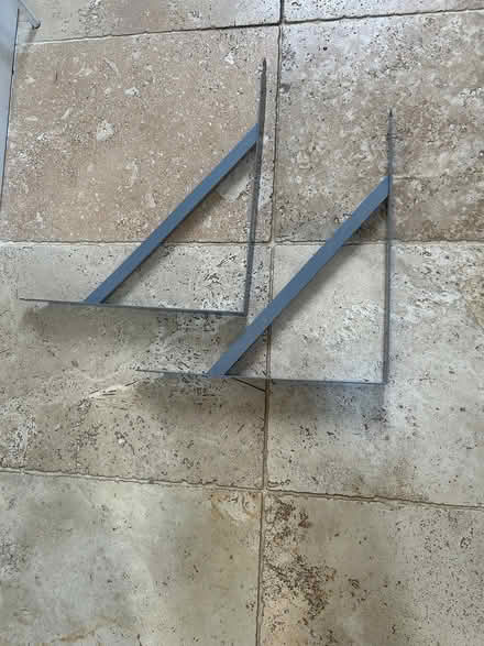 Photo of free 2 metal brackets (Upper Wolvercote OX2) #1