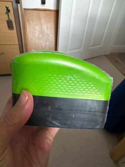 Photo of free Windscreen cleaner (Liss GU33) #2