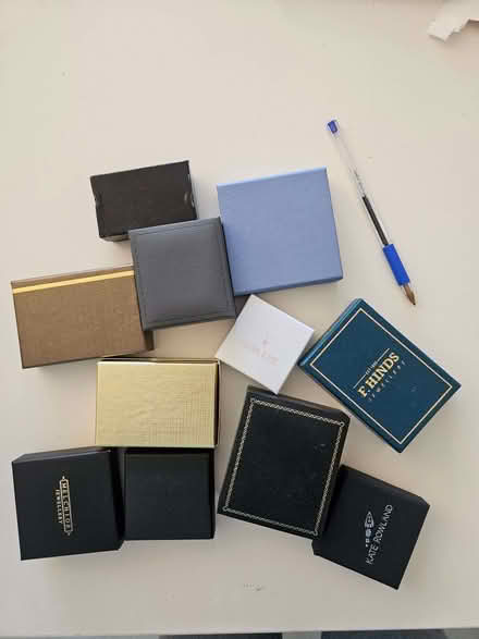 Photo of free small gift boxes, Portishead (Weston in Gordano BS20) #1