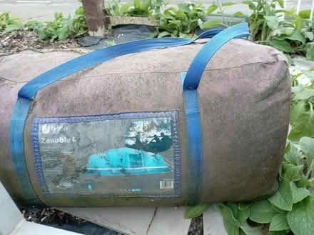 Photo of free 6 or 8 people tent (Brentford) #1