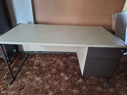 Photo of free 2 drawer desk (Swanley BR8) #1