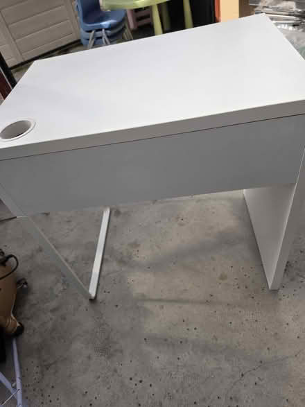 Photo of free White desk (Edmonton N18) #2