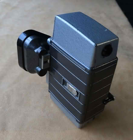 Photo of free Vintage Bell and Howell Turret 8mm Cine Camera & Case (Clayhill TN31) #2