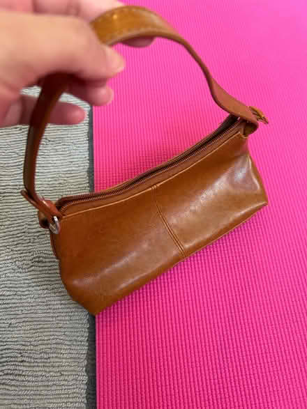 Photo of free Shoulder bag (KT3 new malden) #1
