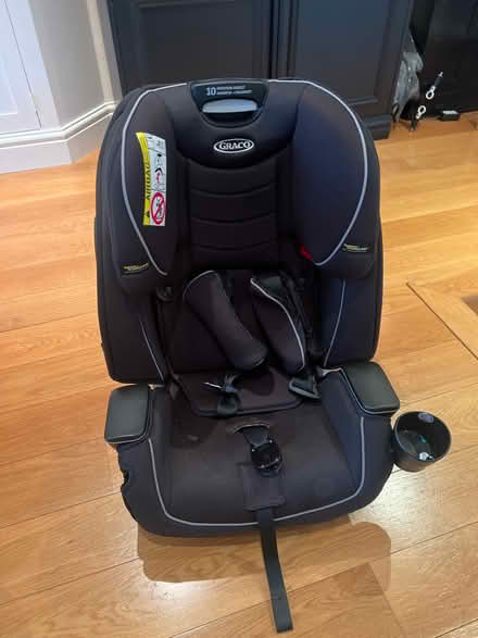 Photo of free Graco car seat (Sw6 3et) #1