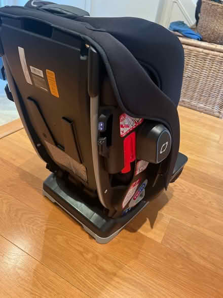 Photo of free Graco car seat (Sw6 3et) #2