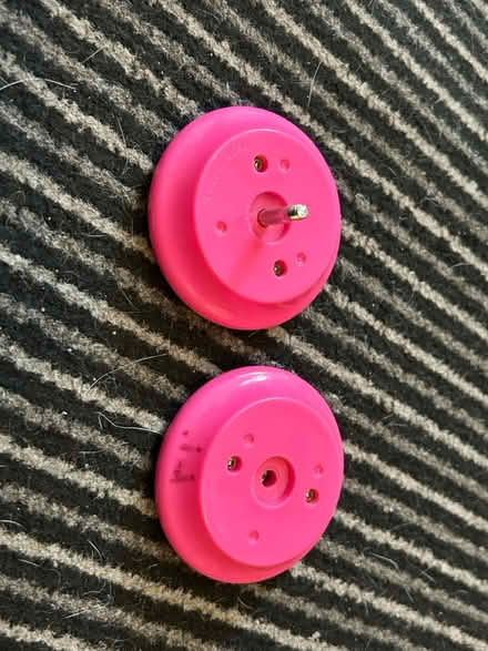 Photo of free Pink yoyo with no string (Jennetts park RG12) #3
