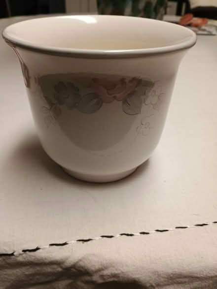 Photo of free Small Pfaltzgraff Pot l (Charlottesville, Near Pen Park) #1