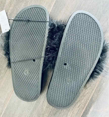 Photo of free Ladies slipper sandal size 4 new (Southend-on-sea SS1) #2