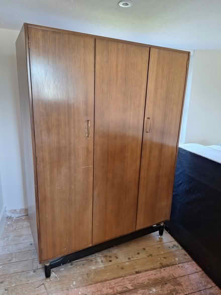 Photo of free G plan bedroom suite, wardrobe, tall chest, dressing table. (Ordie AB34) #2