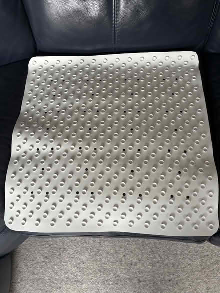 Photo of free Non-slip shower/bath mat (East Malling ME19) #2