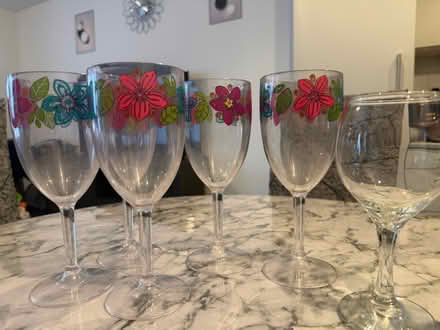 Photo of free 4 Acrylics and one glass (SE18 6YG S) #1