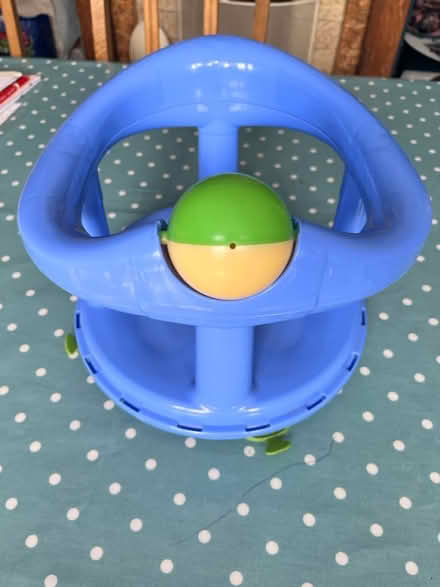 Photo of free Baby bath seat (Newington ME9) #1