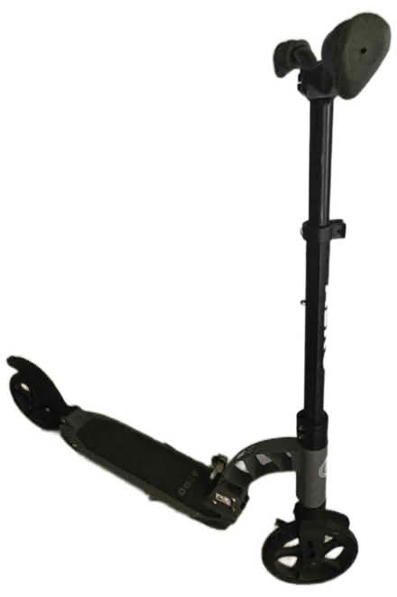 Photo of free Adult / teenager black scooter (Hoddesdon EN11) #2