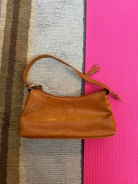 Photo of free Shoulder bag (KT3 new malden) #3