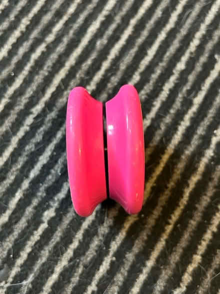 Photo of free Pink yoyo with no string (Jennetts park RG12) #2