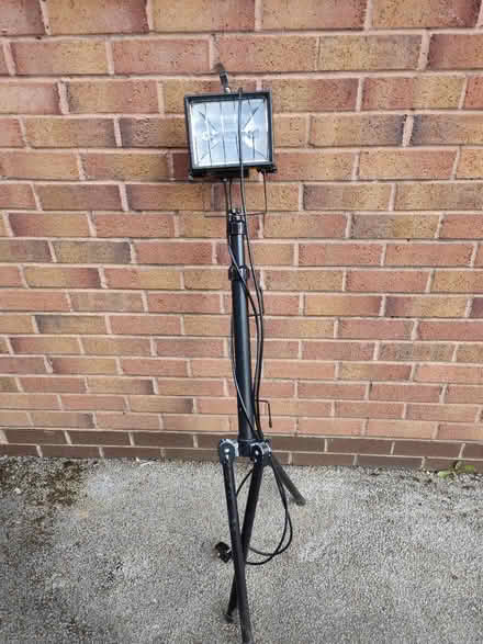 Photo of free Work light with stand (M7 Salford) #1