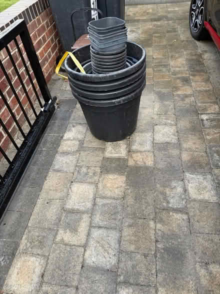 Photo of free Planters and tubs (Cockfosters EN4) #1