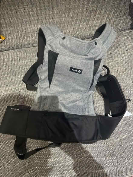 Photo of free Baby Carrier (Croydon CR2) #2