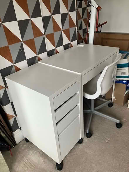 Photo of free IKEA desk (Friezland OL3) #1