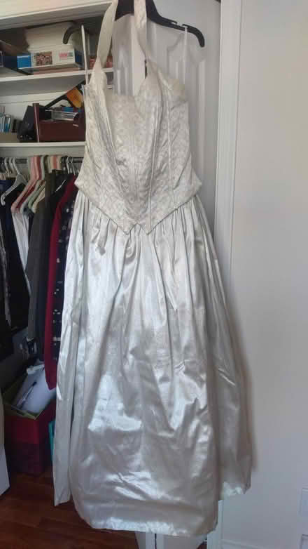 Photo of free Robe #2 de bal / Bal dress #2 (Limbour, Gatinau) #3