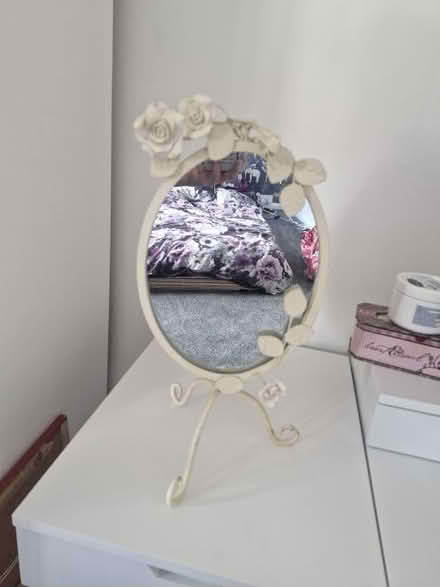 Photo of free Mirror (Canterbury) #1