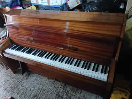 Photo of free Zenda piano (CH4) #3