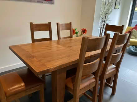 Photo of free Dining Table and six chairs (New Barnet En5 1ar) #2
