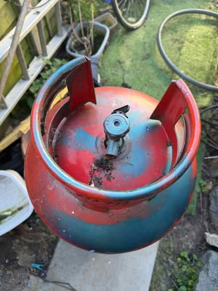 Photo of free Empty large gas bottle (CO15) #2
