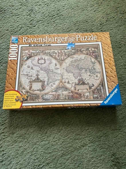 Photo of free 1000 piece jigsaw puzzle (Strandtown BT4) #1