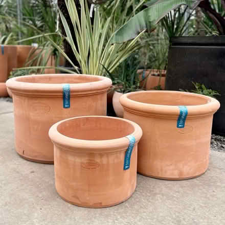 Photo of Large terracotta or clay pots (MK45) #1