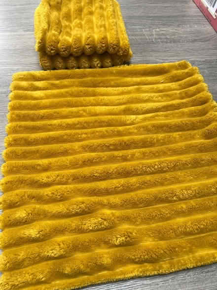 Photo of free 2 Yellow/Orange square pillow cases. Good condition. (Southsea PO4) #4