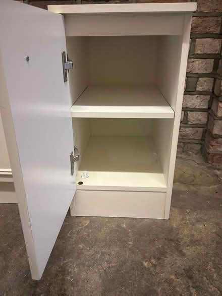 Photo of free bedside cupboards (SW195PH) #4