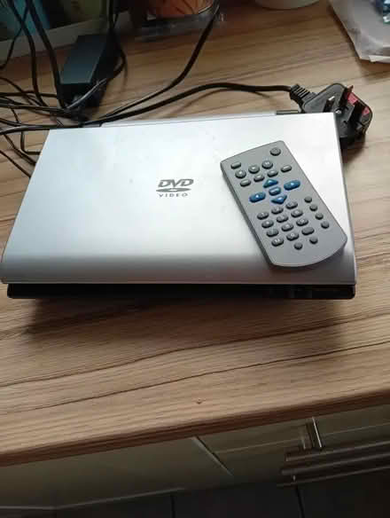 Photo of free 8.5 inch portable dvd player (Moor Allerton LS17) #3
