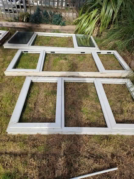 Photo of free Windows frames (High green S35) #2