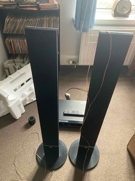 Photo of free LG DVD receiver and 2 speakers (Streatham Hill, SW2) #3