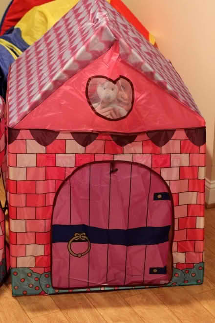 Photo of free Pink pop up castle (Aspen Hill) #1