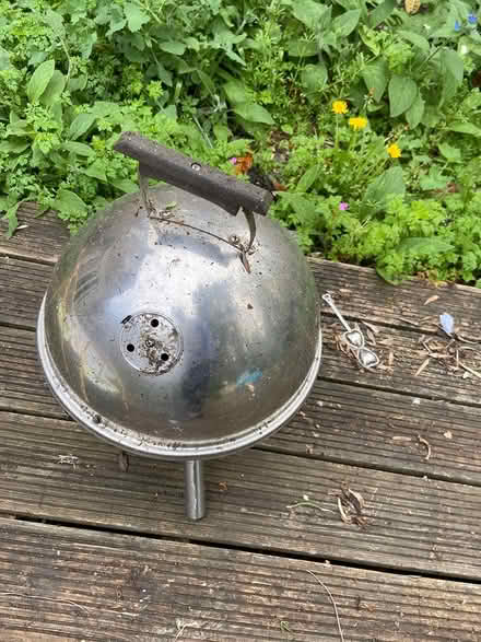 Photo of free Old small BBQ (SE153BS) #2