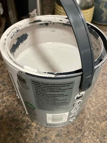 Photo of free Matt emulsion paint, around 2L (Corstorphine EH12) #4