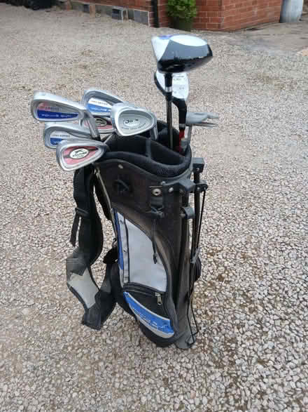 Photo of free child's golf club set (Belbroughton CP DY9) #1