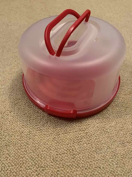 Photo of free plastic cake carrier (Greenwood) #1