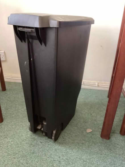Photo of free “Simplehuman” kitchen waste bin (Horspath OX33) #2