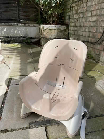 Photo of free Childs booster / high chair (Endymion rd, finsbury park, N4) #4